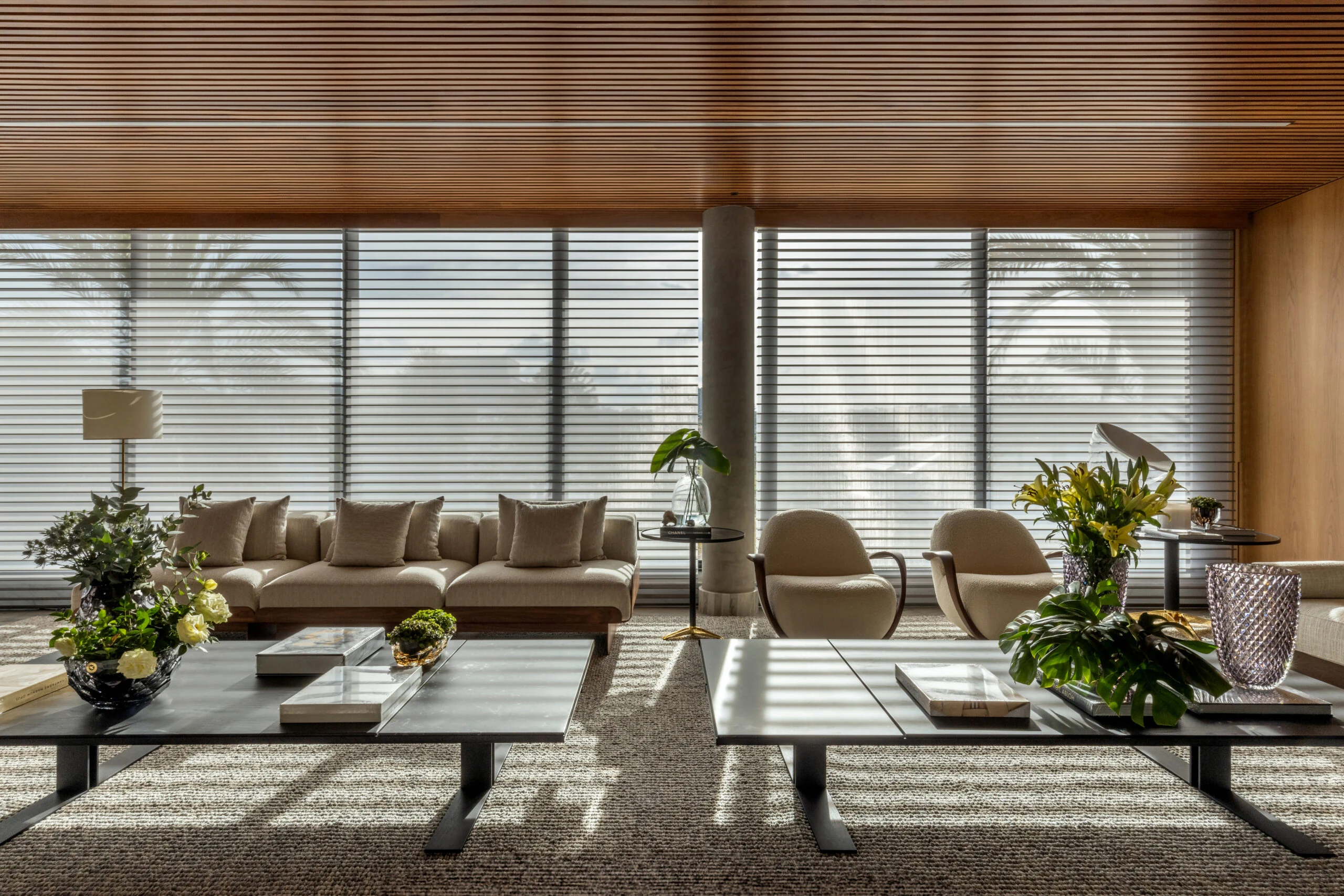 Cortina Hunter Douglas em ambiente residencial